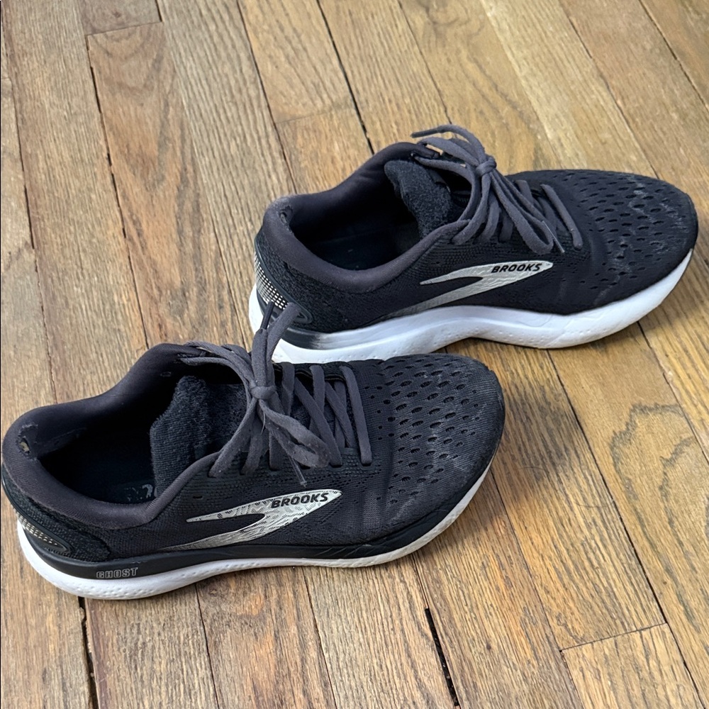 Brooks Women’s Black and White Athletic Shoes